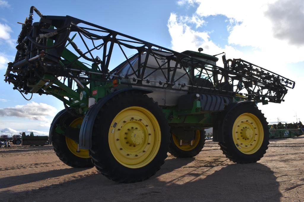 2012 John Deere 4940 self-propelled sprayer