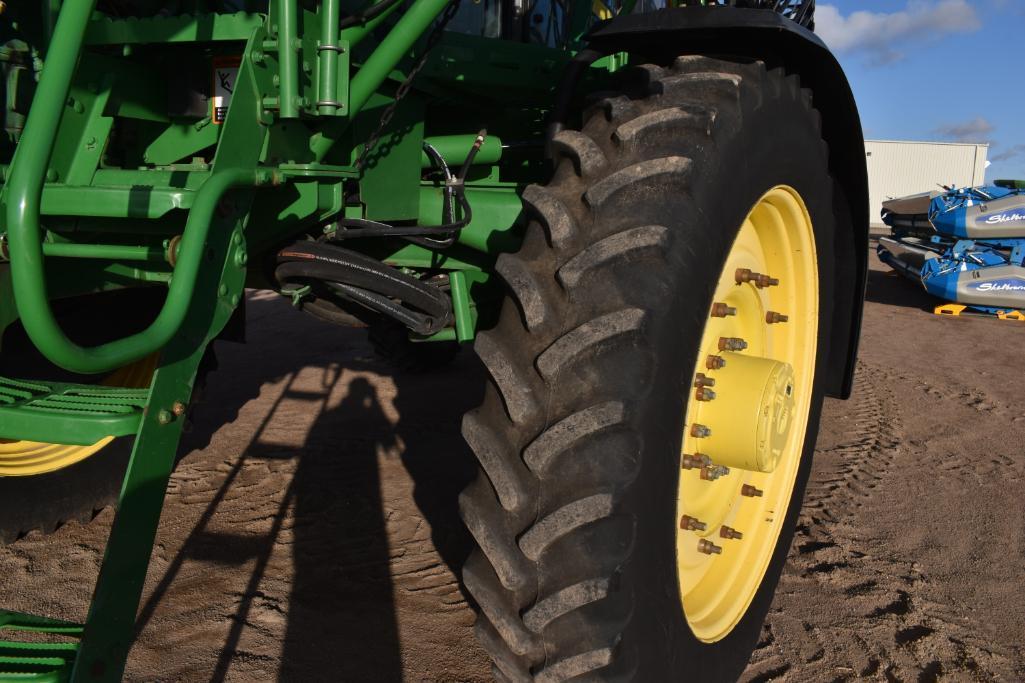 2012 John Deere 4940 self-propelled sprayer