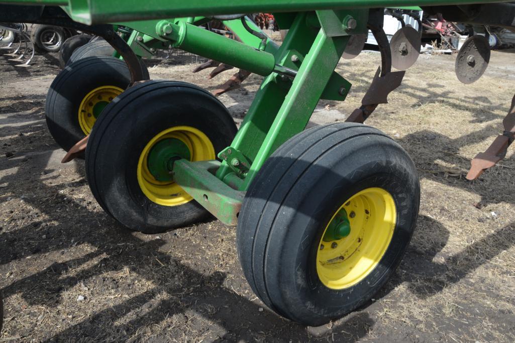 John Deere 2700 7 shank disk ripper