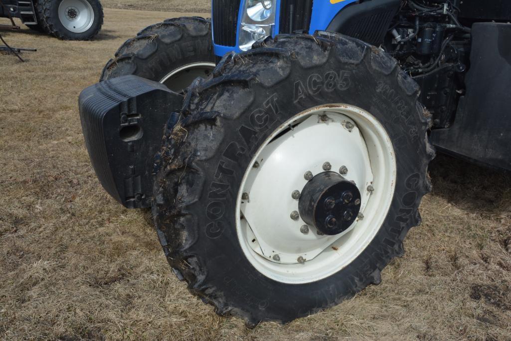 2006 New Holland TG215 Super Steer MFWD tractor