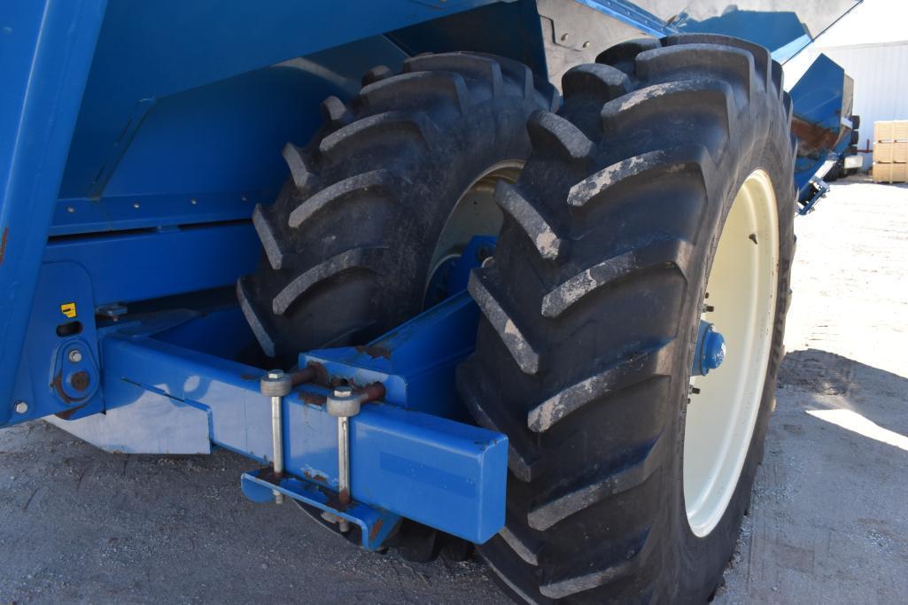 2009 Kinze 1050 grain cart