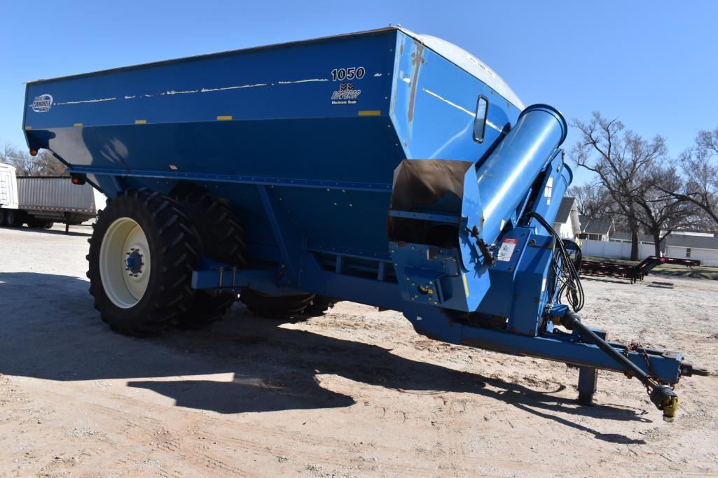 2009 Kinze 1050 grain cart