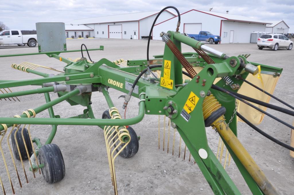 2009 Krone 38T rotary hay rake