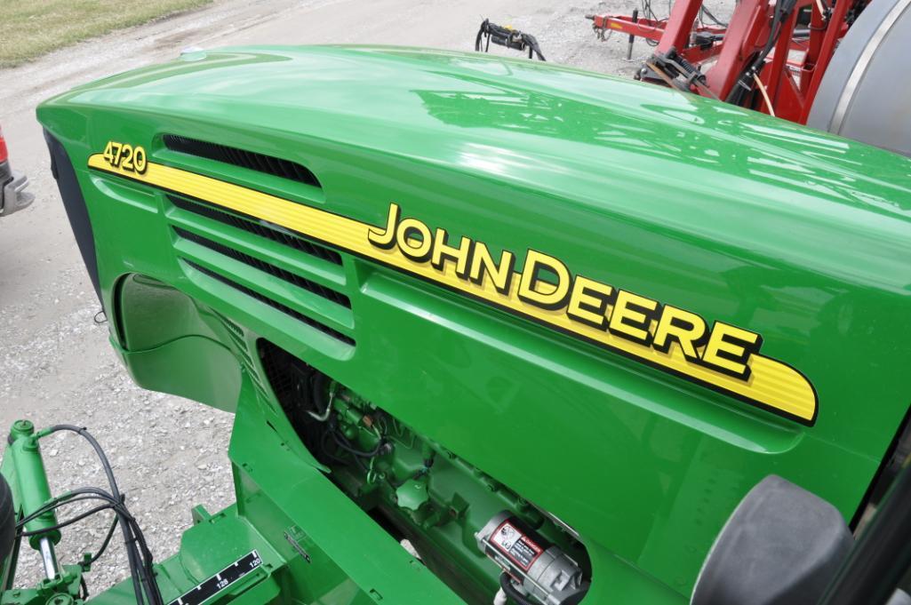 2005 John Deere 4720 self-propelled sprayer