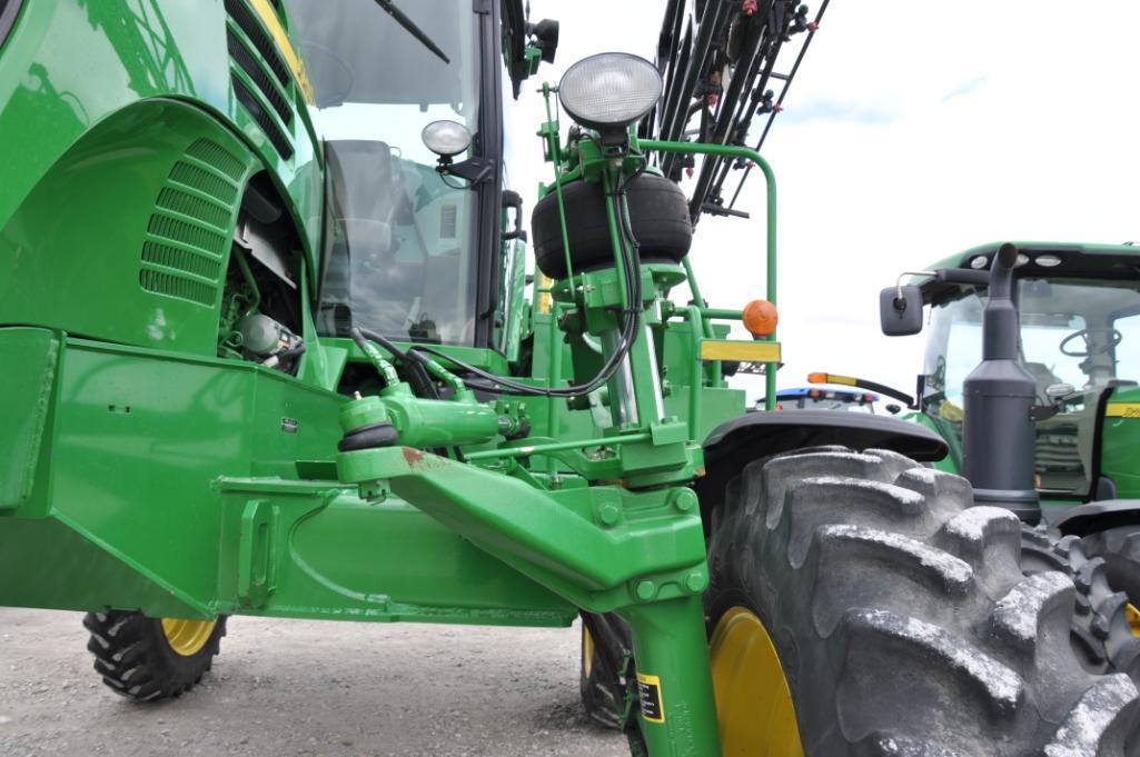 2005 John Deere 4720 self-propelled sprayer