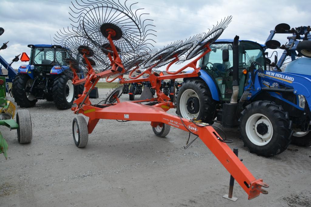 Kuhn SR112 10 wheel hay rake
