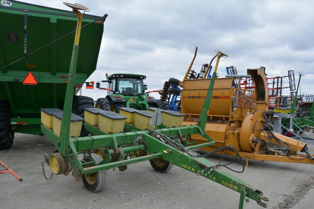 John Deere 7000 4R38" no till planter