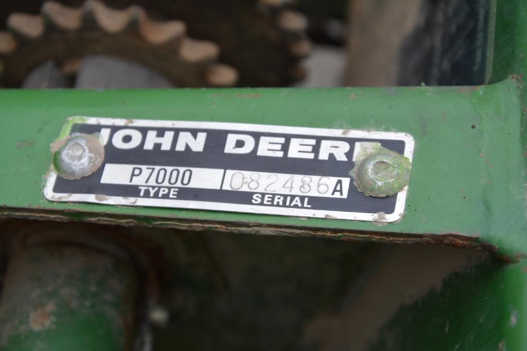 John Deere 7000 4R38" no till planter