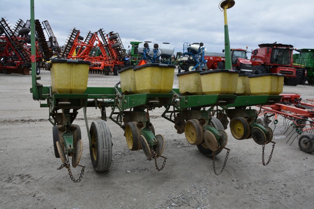 John Deere 7000 4R38" no till planter