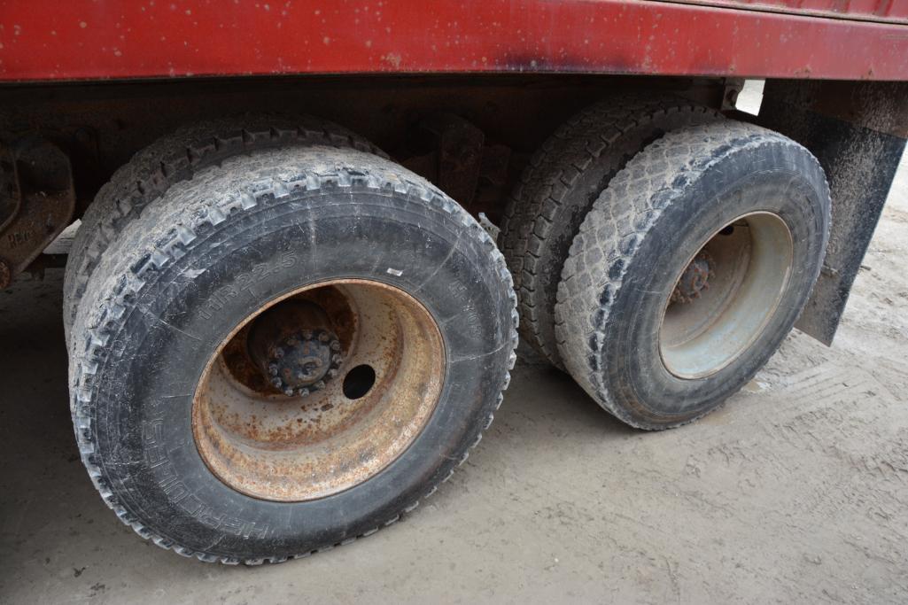 1993 Freightliner grain truck