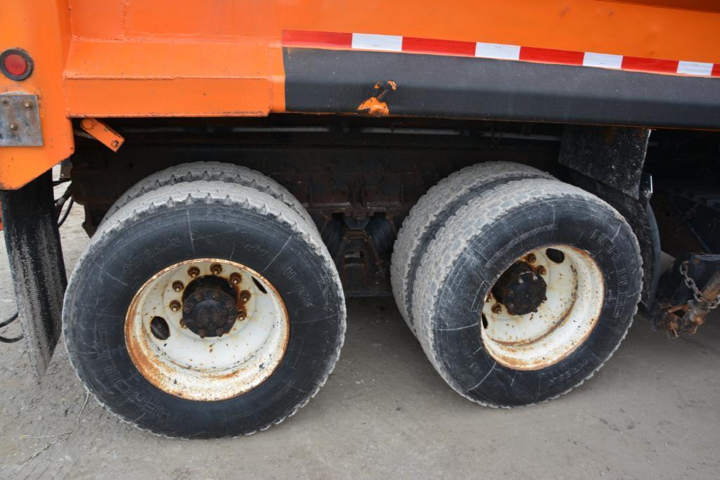 2005 International 7400 dump truck