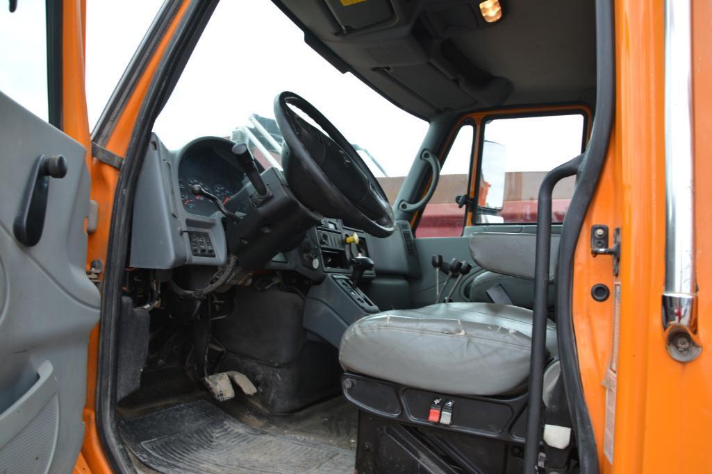 2005 International 7400 dump truck