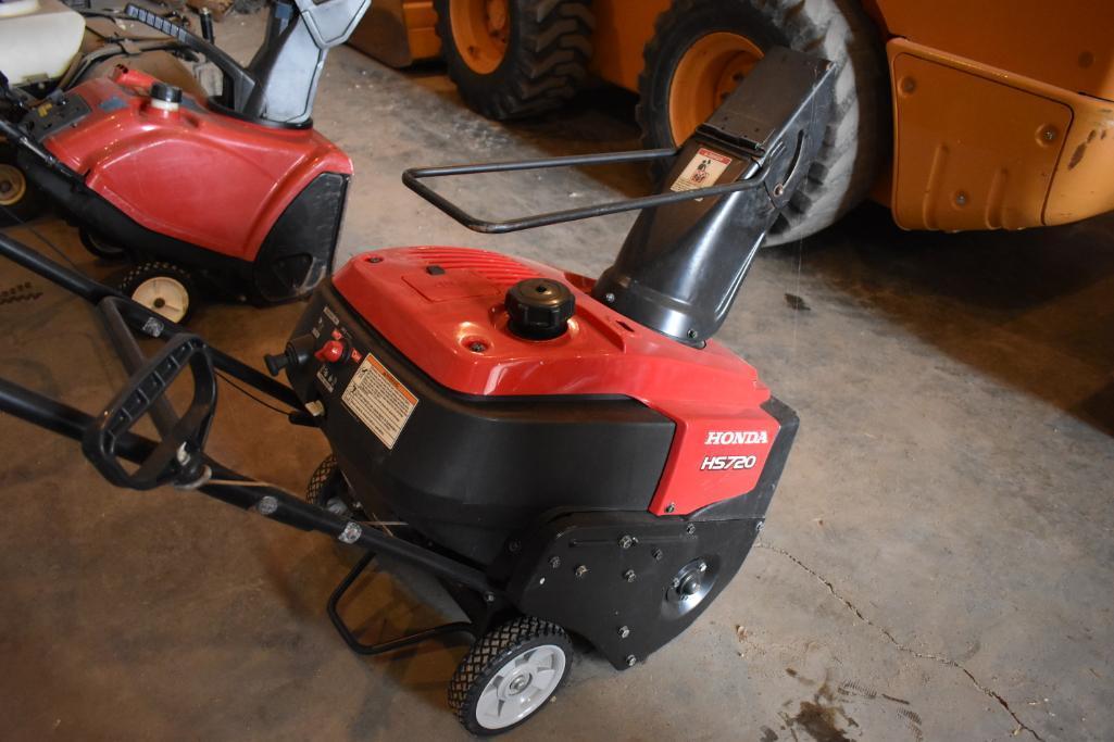 Honda HS720 snow blower