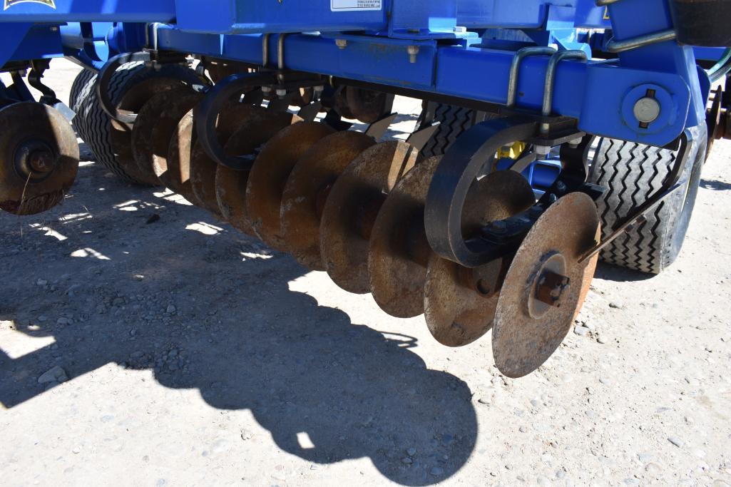 2011 Landoll 7431 33' vertical tillage tool