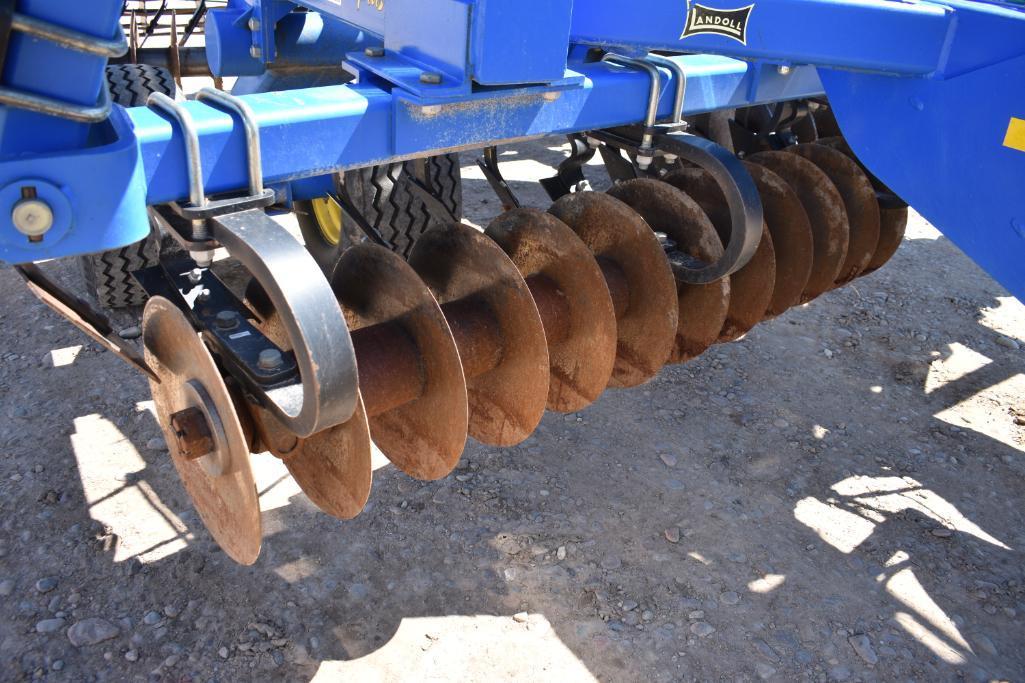 2011 Landoll 7431 33' vertical tillage tool