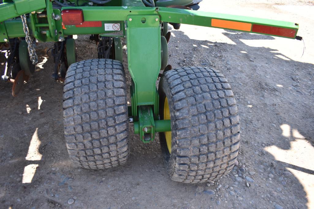 2012 John Deere 1890 60' air drill