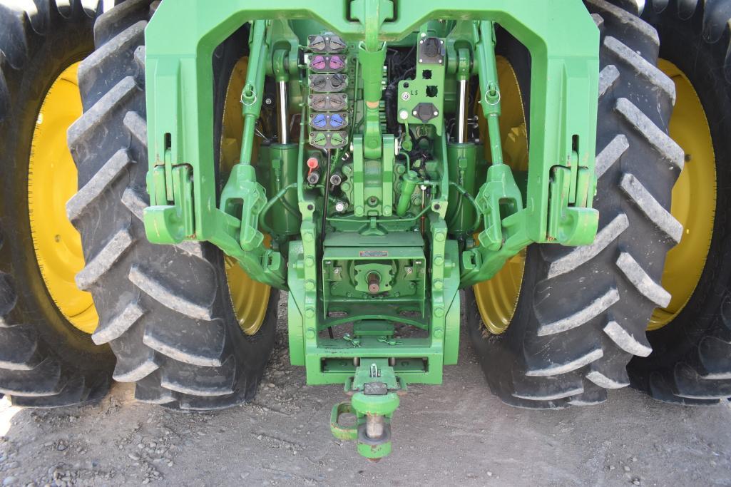 2015 John Deere 8370R MFWD tractor