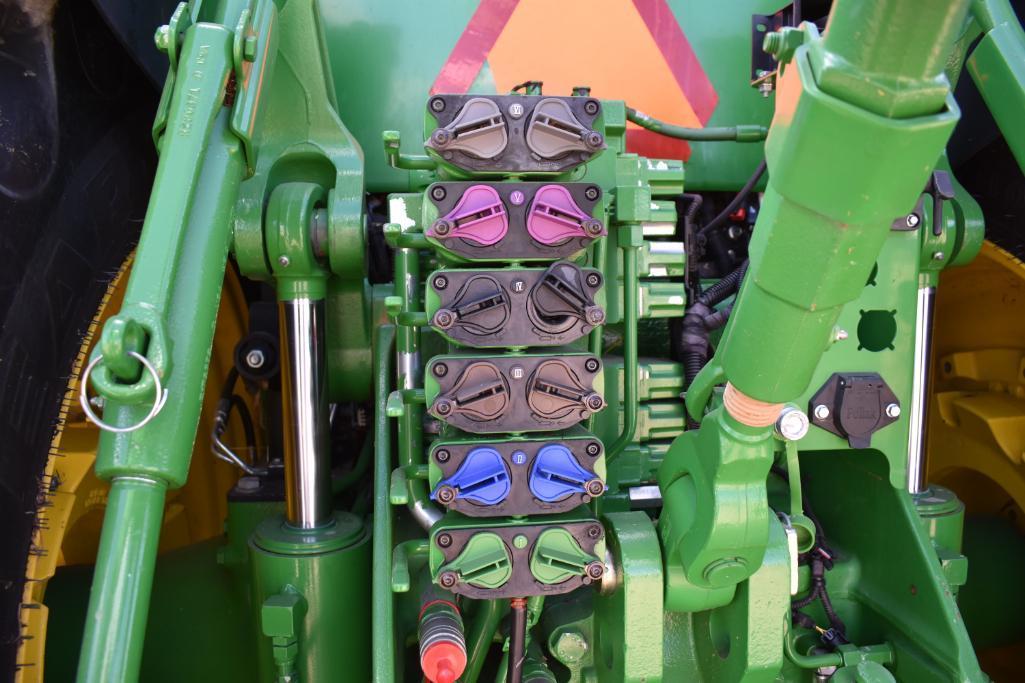 2015 John Deere 8370R MFWD tractor