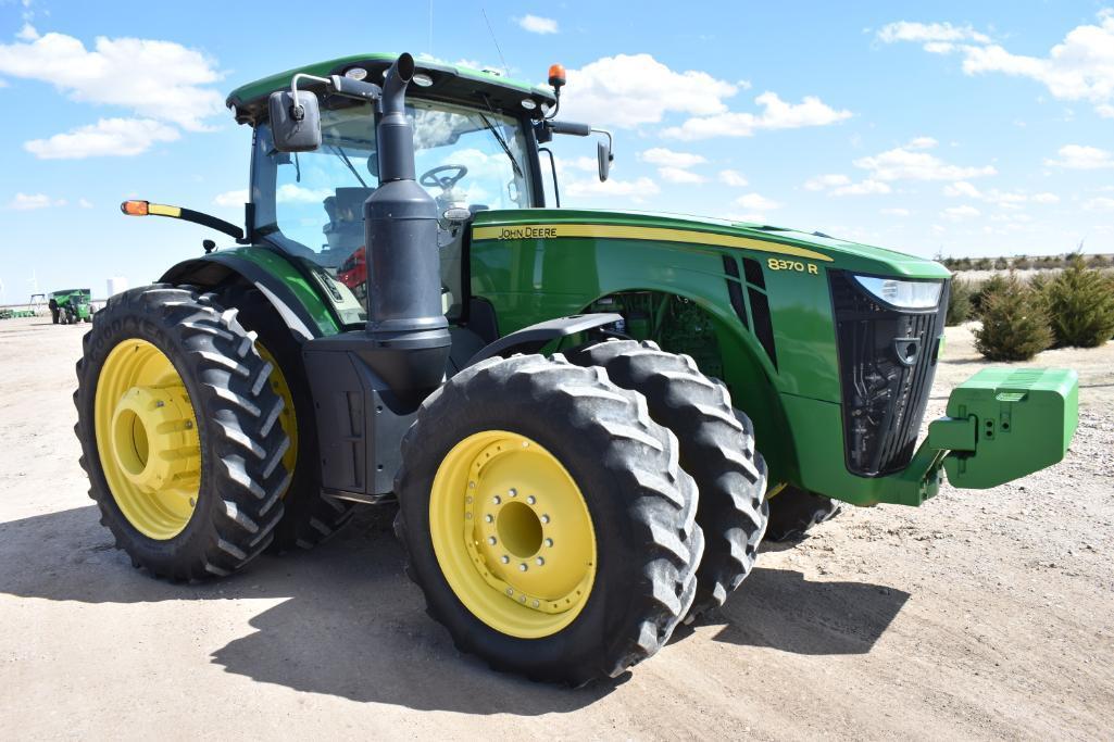 2015 John Deere 8370R MFWD tractor