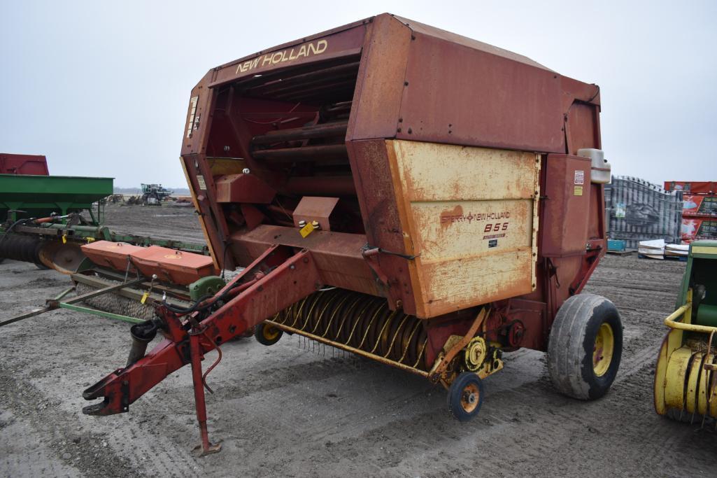 New Holland 855 round baler