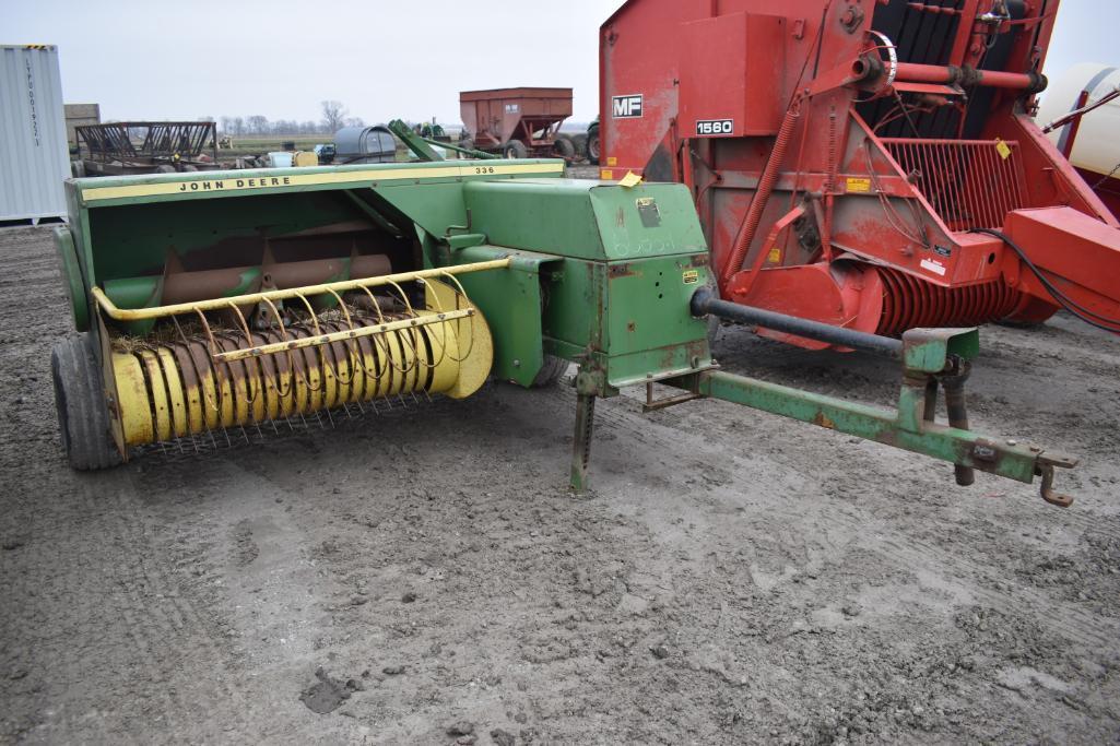 John Deere 336 square baler