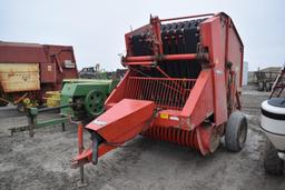 Massey Ferguson 1560 round baler