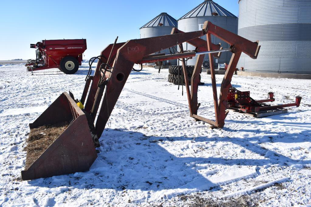 Westendorf L42 loader, 8' material bucket