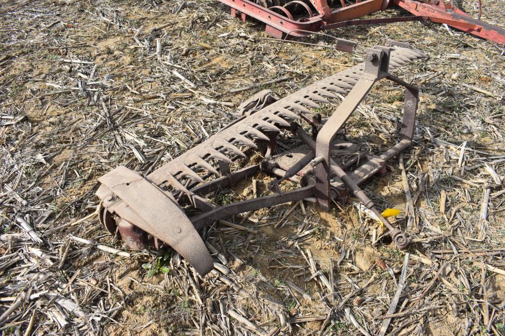 IH 7' sickle bar mower