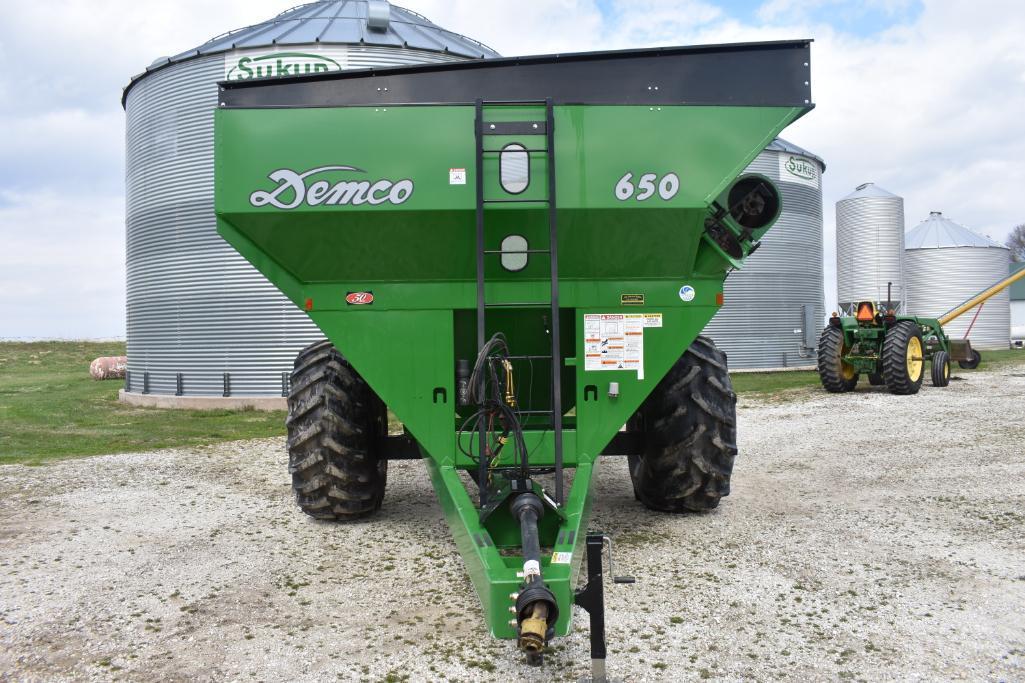 Demco 650 grain cart