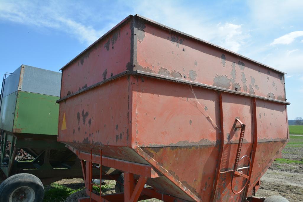 Killbros 225 bu. gravity wagon on Kewanee 47 gear