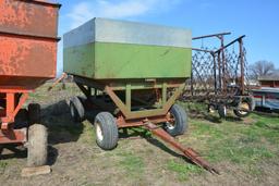 Dakon 275 bu. gravity wagon on Dakon 12 ton gear