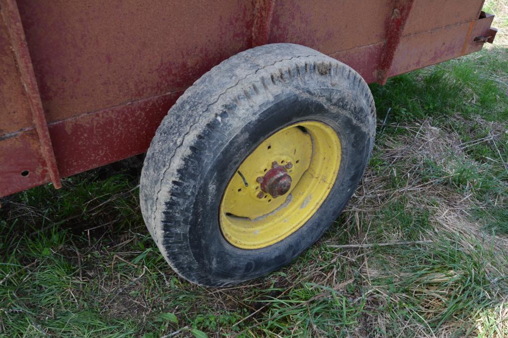 Schuler 120B feed wagon