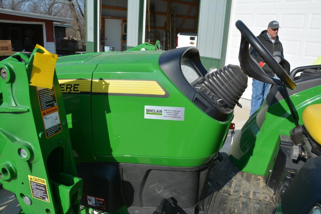 2016 John Deere 4066R MFWD tractor