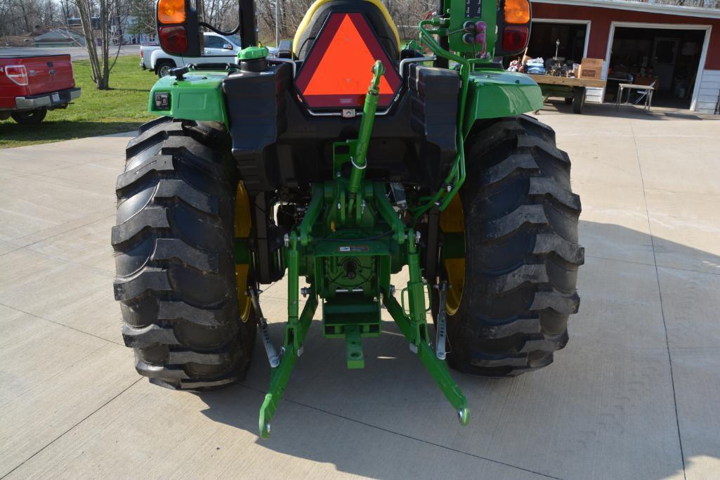 2016 John Deere 4066R MFWD tractor