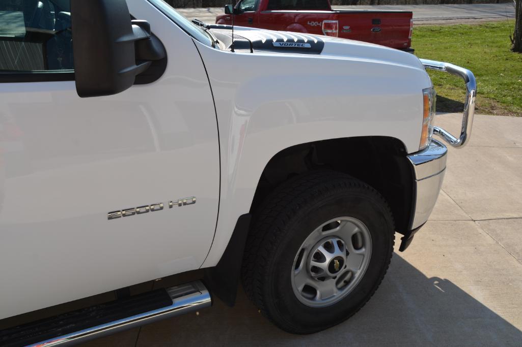 2013 Chevrolet 2500 HD 2wd ext. cab pickup