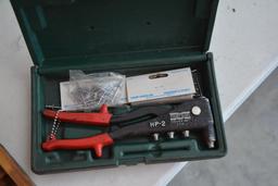 Rivet gun / tap & die set and razor knife set