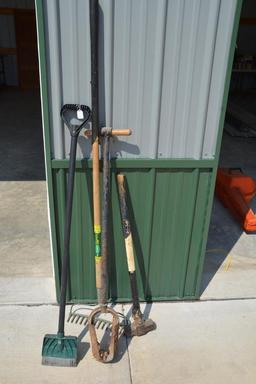 Grouping of long handled tools