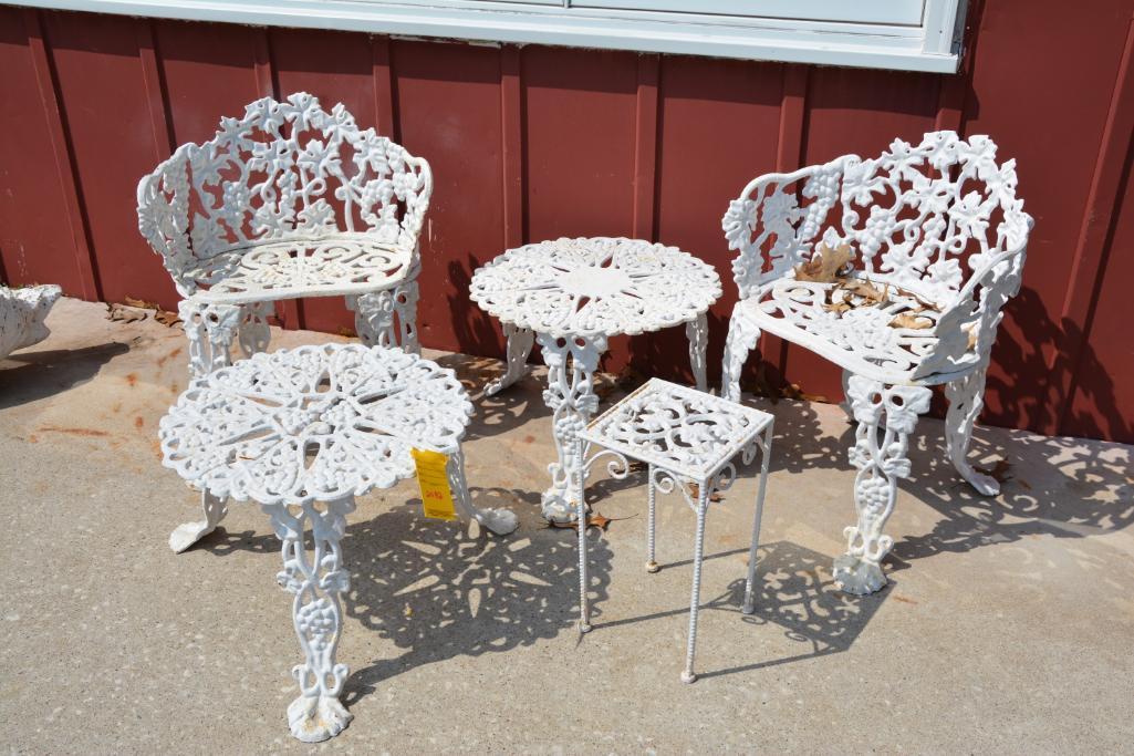 Wrought iron (5) piece patio set