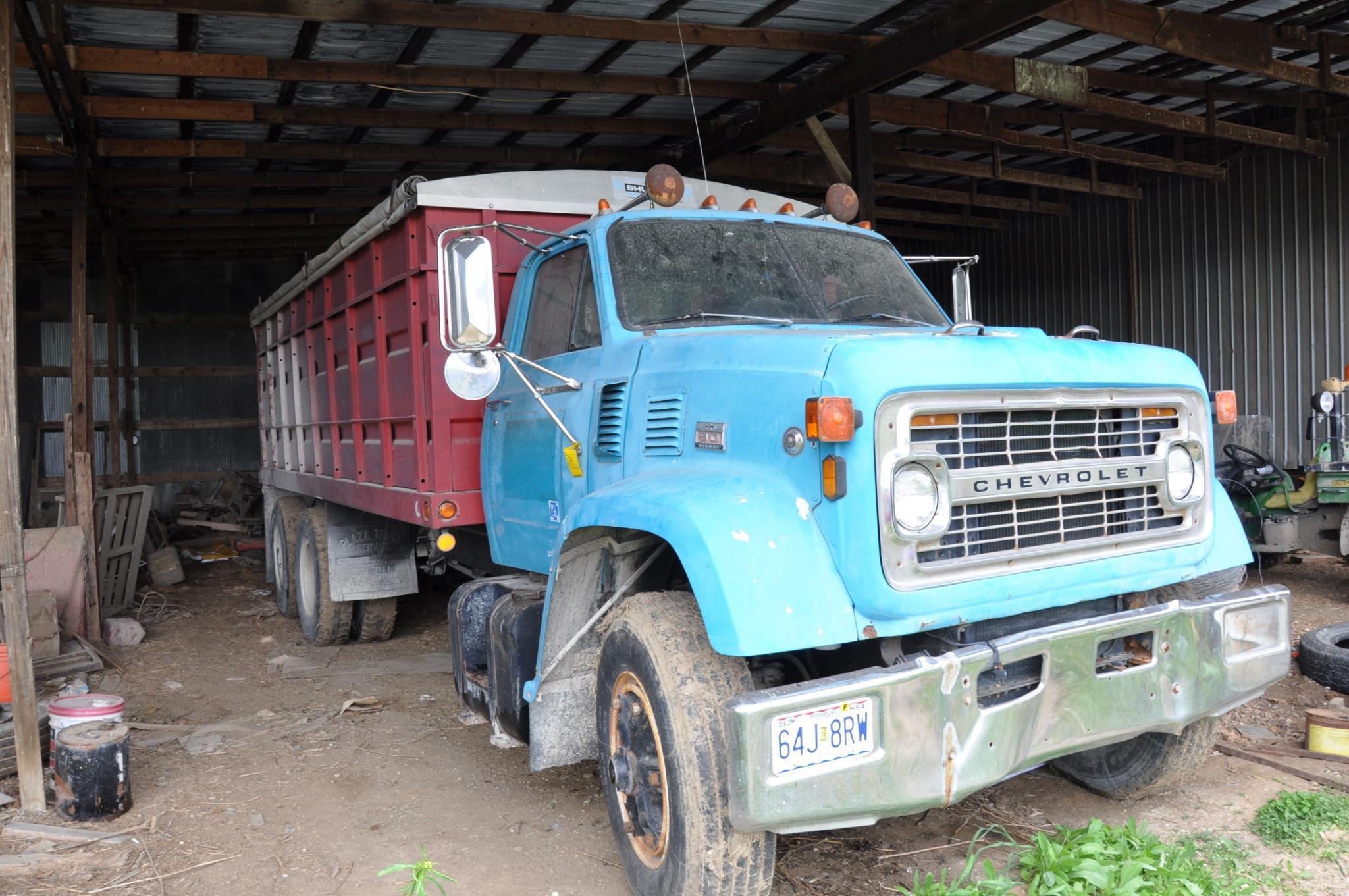 1970 Chevrolet 90 tandem axle grain truck