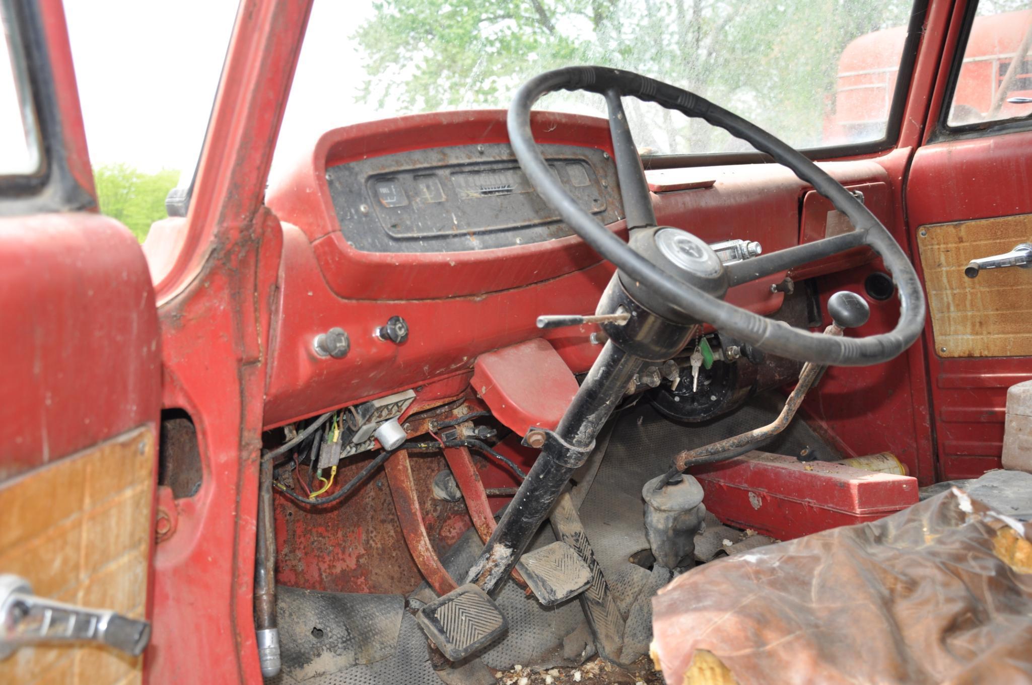 Dodge 500 grain truck