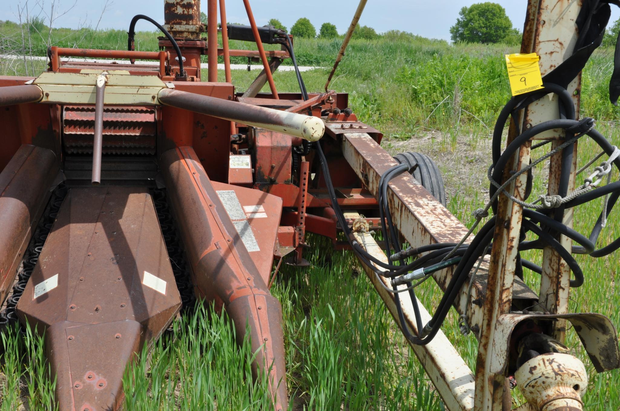 Gehl CB600 2 row 30" pull-type silage chopper