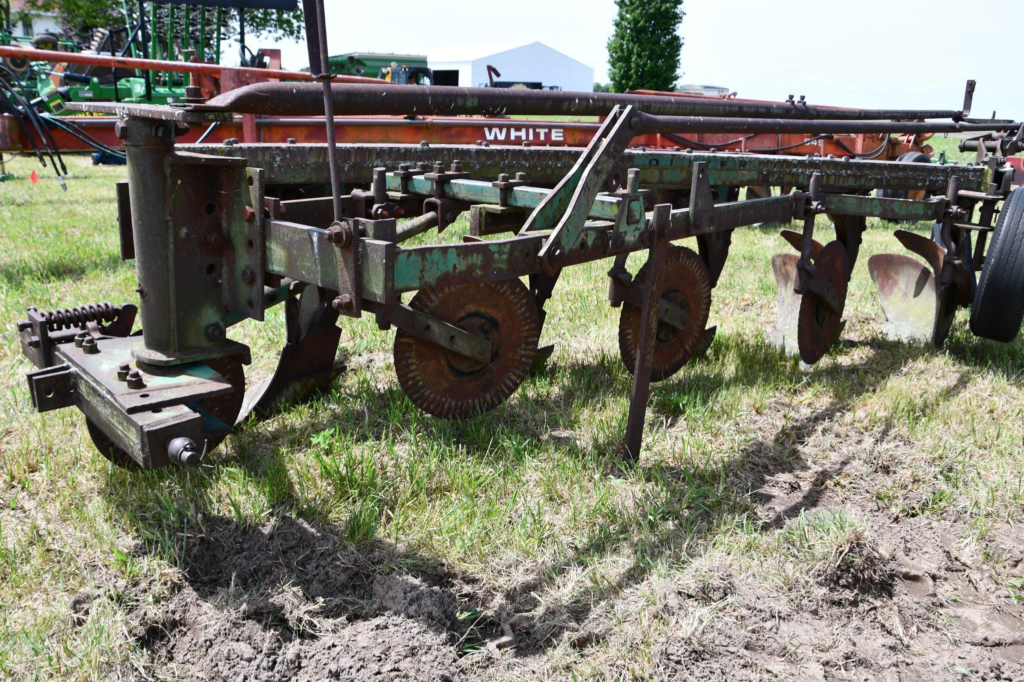 Oliver 566 5-bottom plow