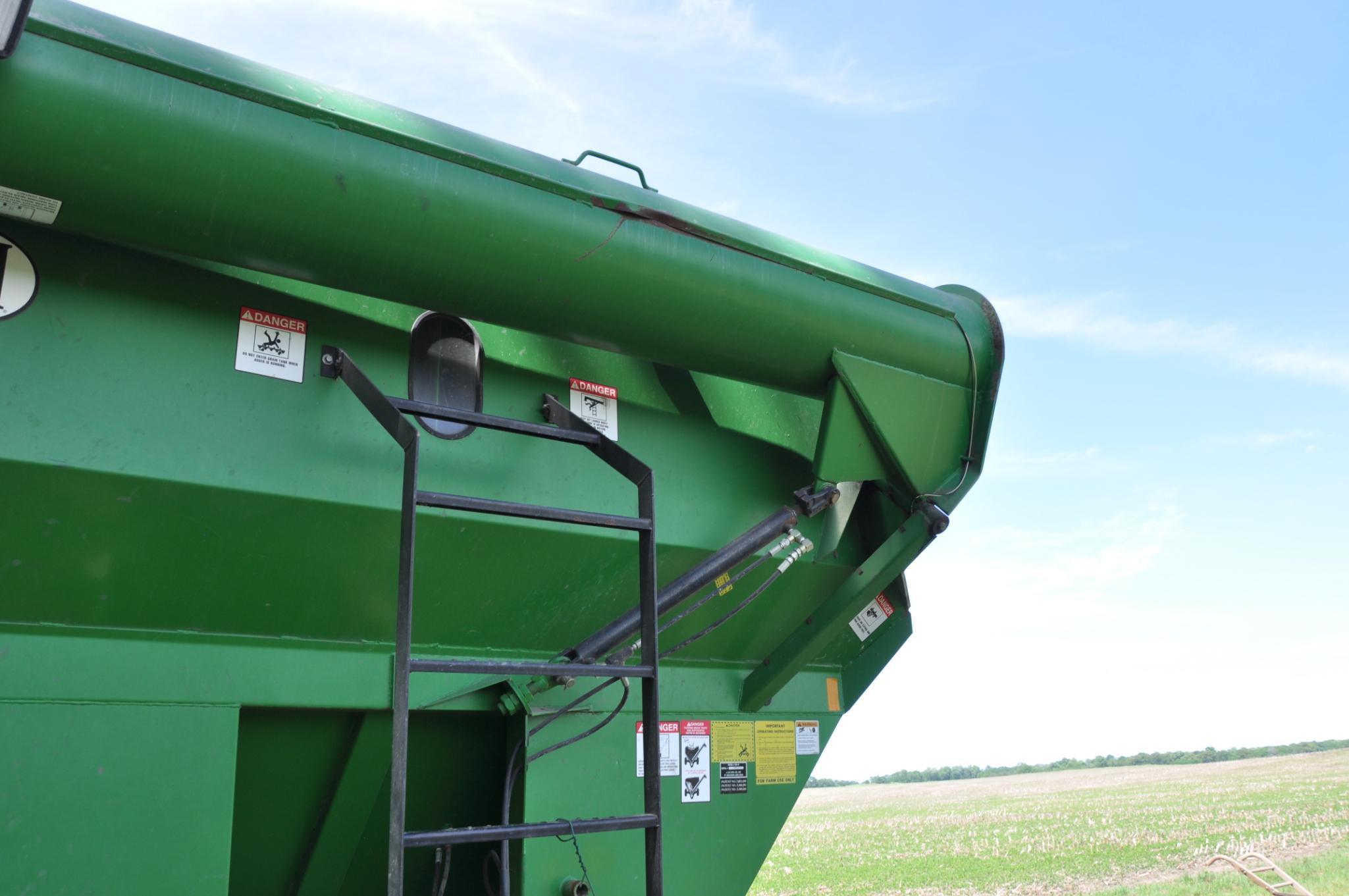 1998 J&M 750 grain cart