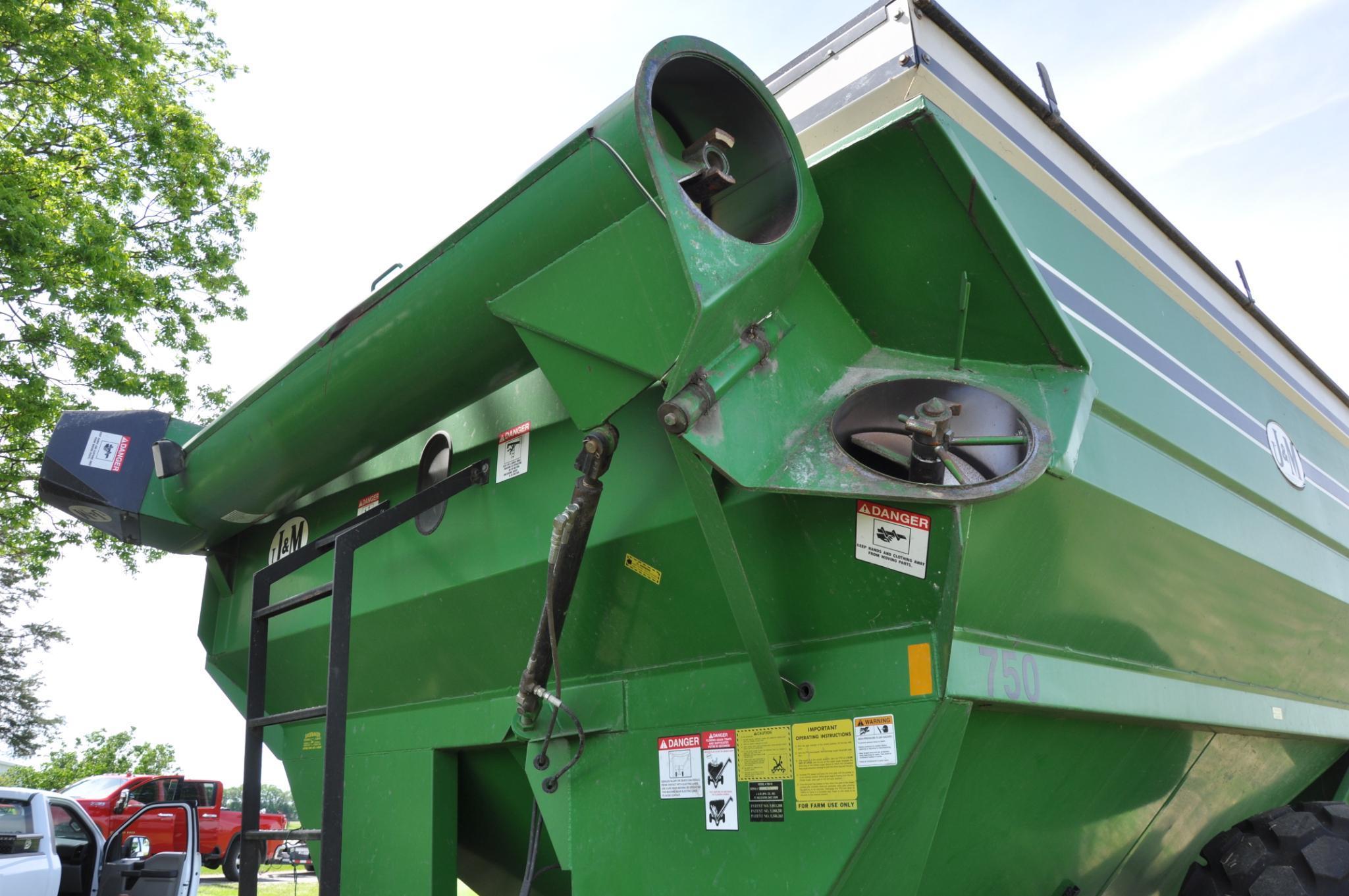 1998 J&M 750 grain cart