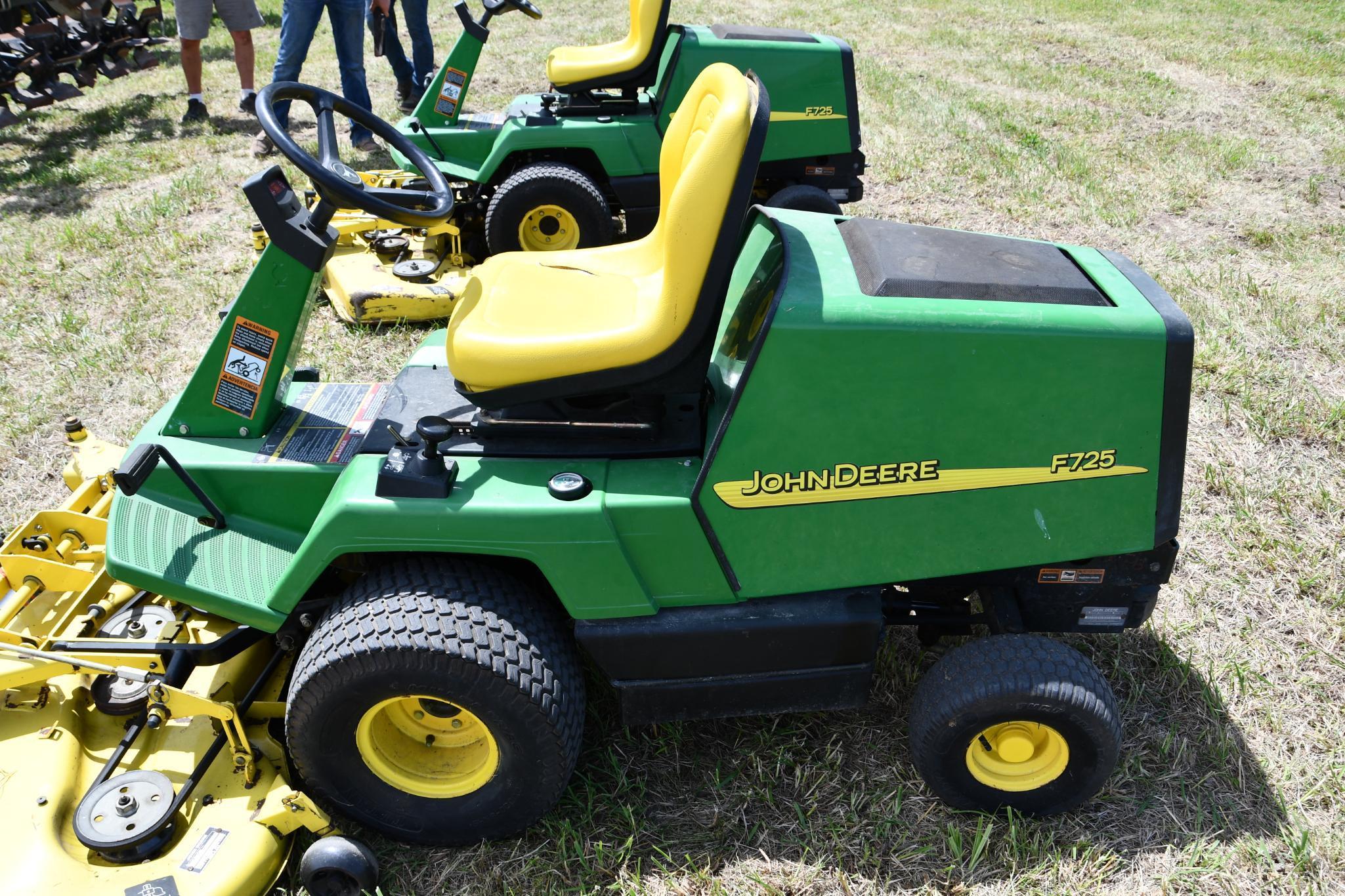 John Deere F725 riding lawn mower