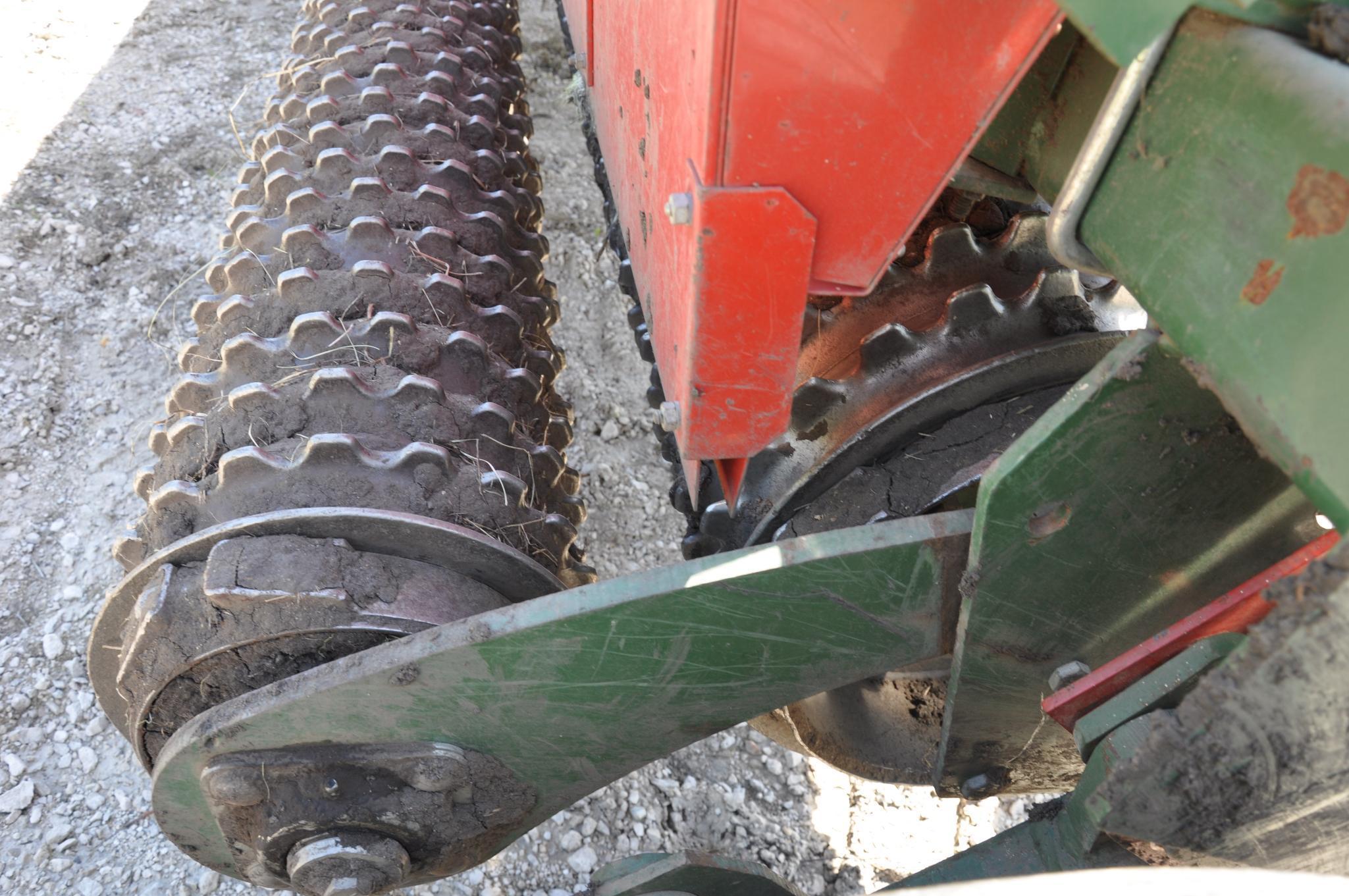 Brillion SS10 10' pull-type seeder