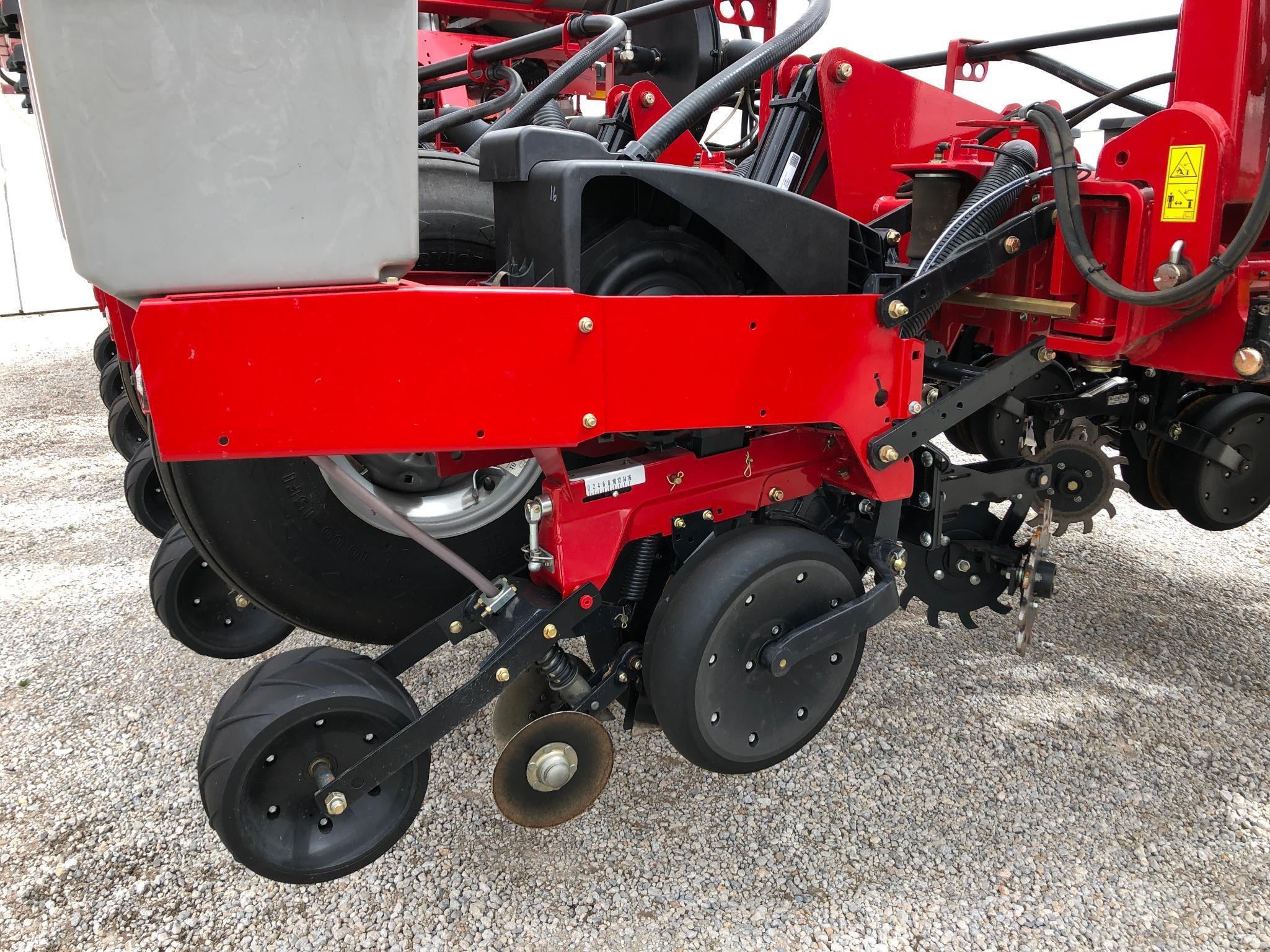 2013 Case-IH 1255 16 row 30" planter