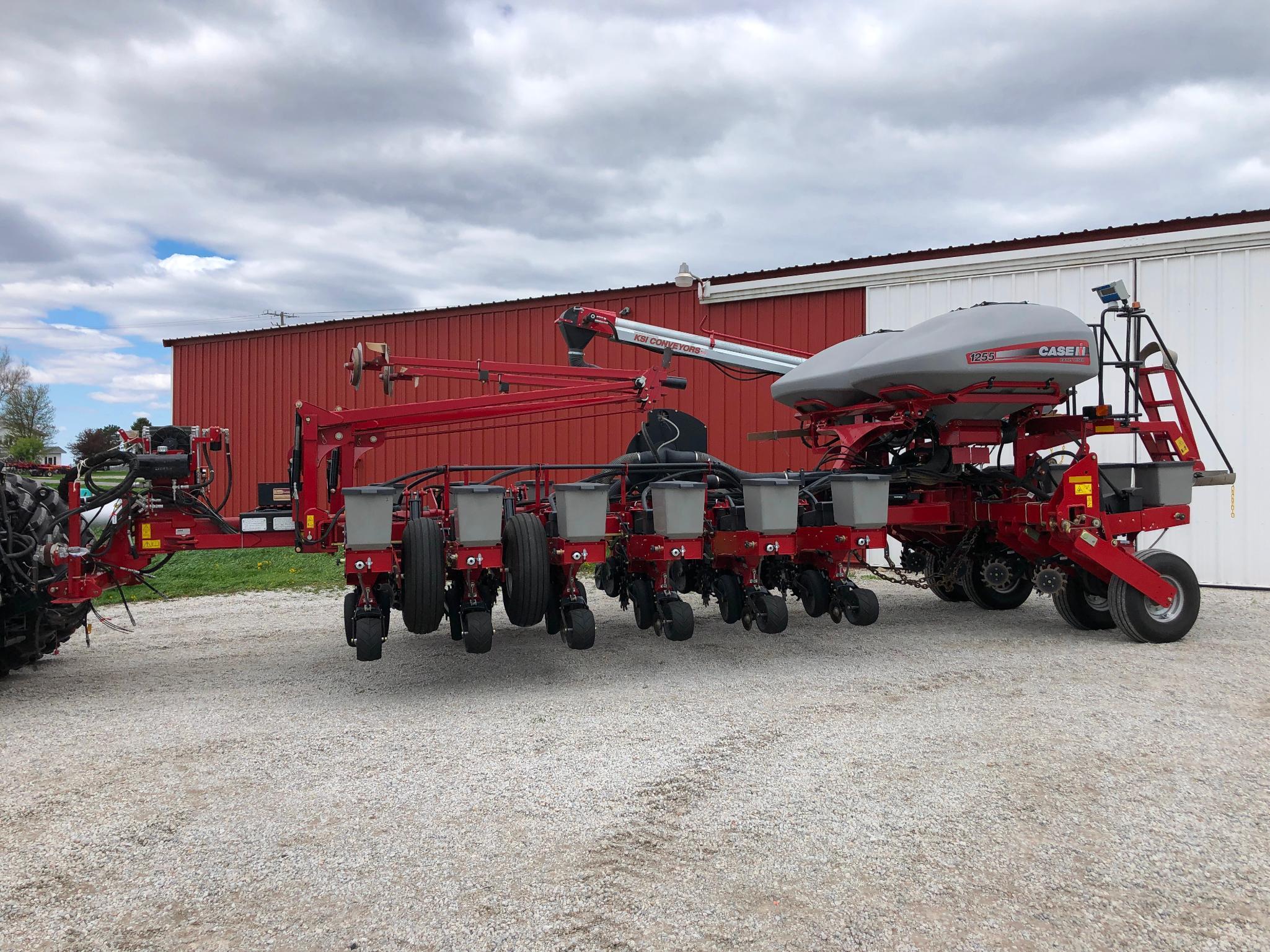 2013 Case-IH 1255 16 row 30" planter