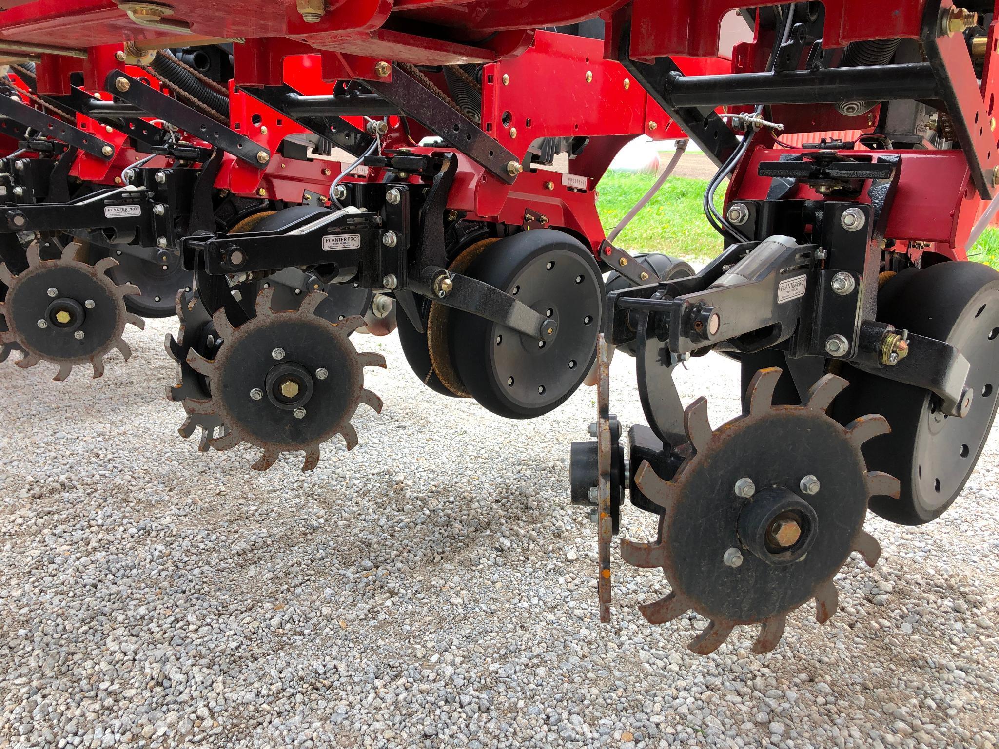 2013 Case-IH 1255 16 row 30" planter