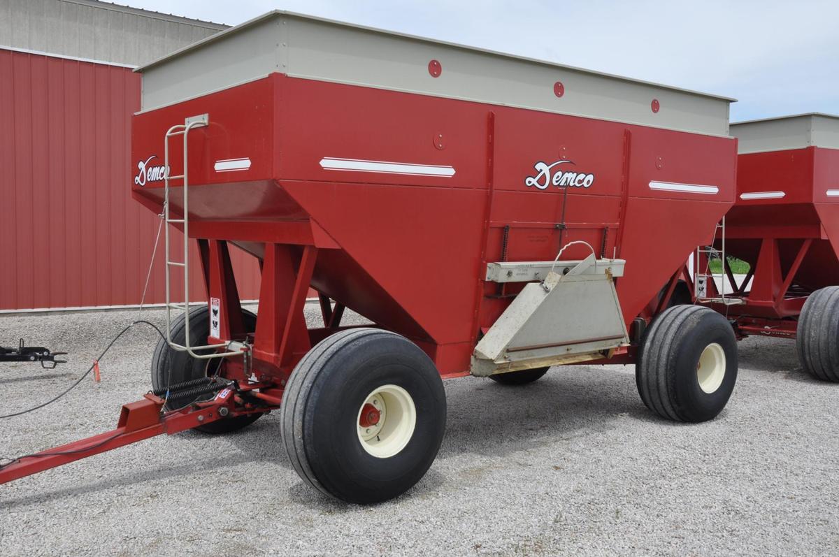 Demco GF525 gravity wagon